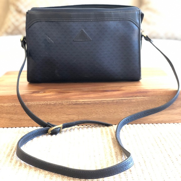 Liz Claiborne Crossbody Bag - Picture 1 of 7